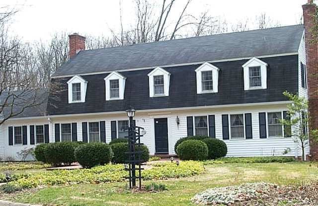 Beautiful, Executive Home located on Bloomington's East Side! *EARLIER MOVE-IN AVAILABLE IF REQUESTED!!* photos photos