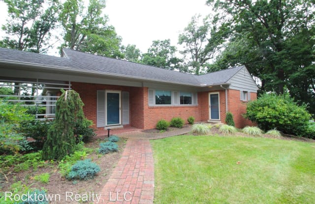 802 Oak Hill Drive - 802 Oak Hill Drive, Harrisonburg, VA 22801