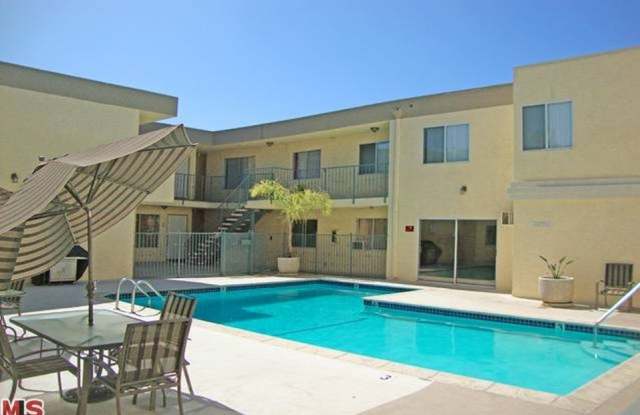 Beautiful 2 Bed/2 Bath with Hardwood Floors, Central Air Conditioning, Stainless Steel Appliances, Spacious photos photos