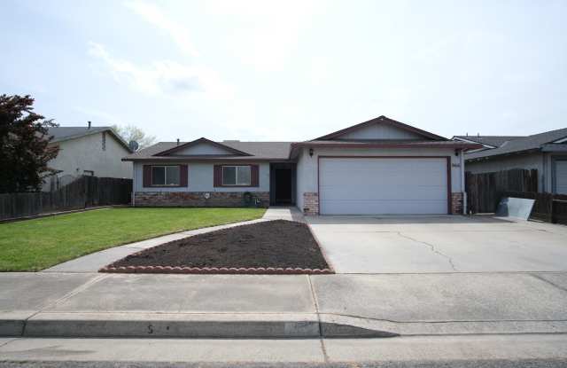COMING SOON!! Charming 3-Bedroom Home in Turlock, CA! Gallery 1