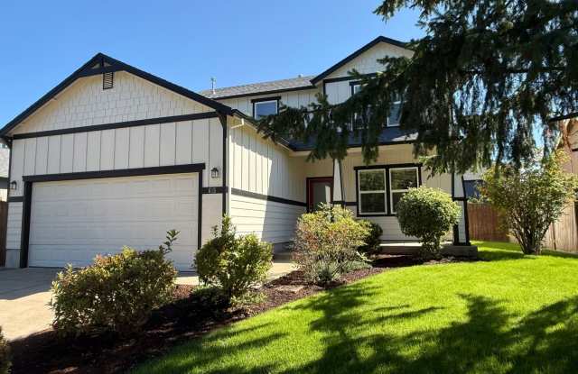 Freshly Updated Four Bedroom photos photos
