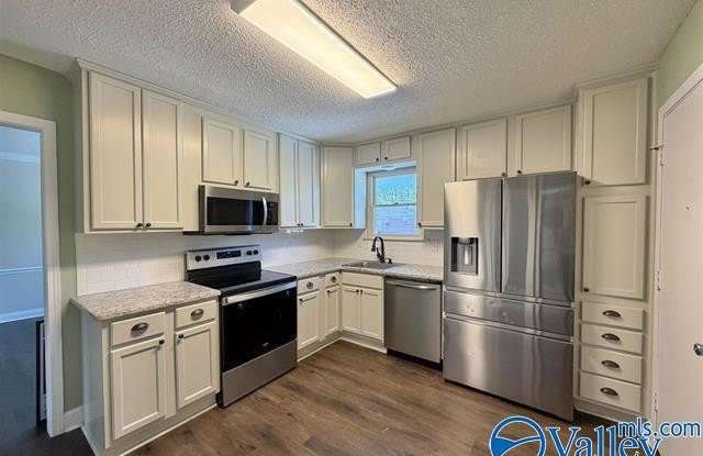 1208 Willowbrook Drive SE - 1208 Southeast Willowbrook Drive, Huntsville, AL 35802 1208 Willowbrook Drive SE - 1208 Southeast Willowbrook Drive, Huntsville, AL 35802