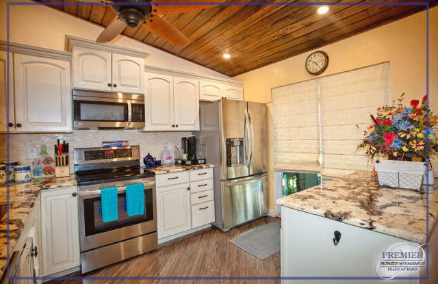 ***NEWLY REMODELED*** 2 BED/2 BATH***FURNISHED RENTAL IN WINTER PARK*** - 3563 Antarctic Circle, Collier County, FL 34112