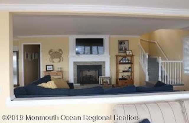 21 Pershing Boulevard - 21 Pershing Boulevard, Lavallette, NJ 08735