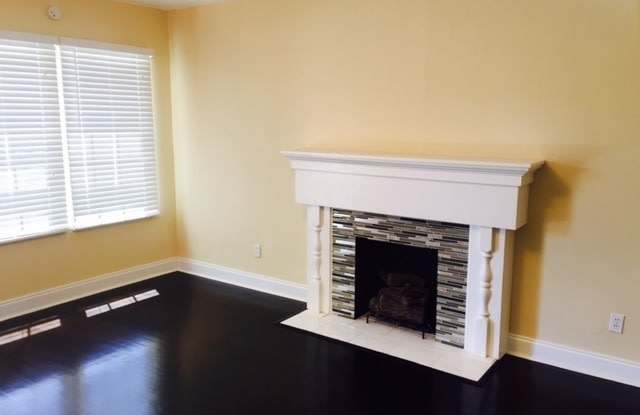 Charming home, just a few miles from Downtown OKC, minutes away from UCO and the Paseo District. photos photos
