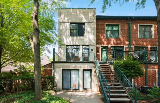 SOUTH LOOP - Gorgeous 3BD/2BTH Townhouse in gated community! photos photos