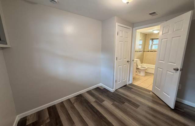 12 Borden Avenue Gallery 3
