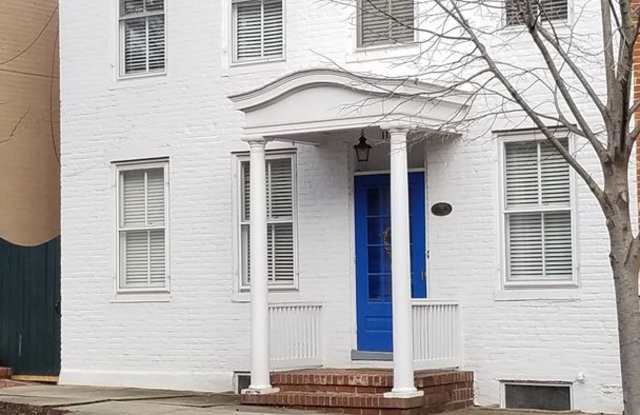 Beautiful single family home in historic Downtown Frederick available mid-October! Gallery 1