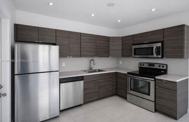 560 NE 67th St photos photos