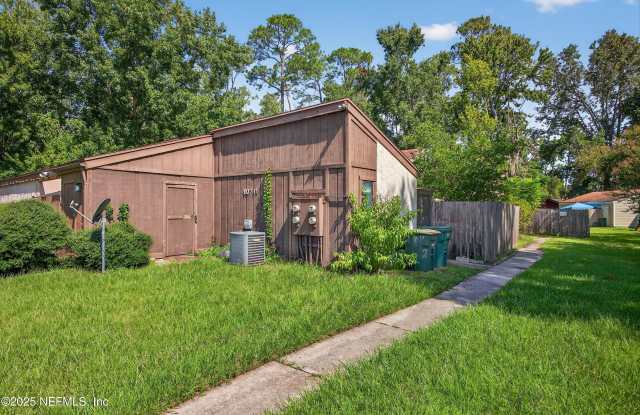 10711 WHISPERING WOODS Place Gallery 2