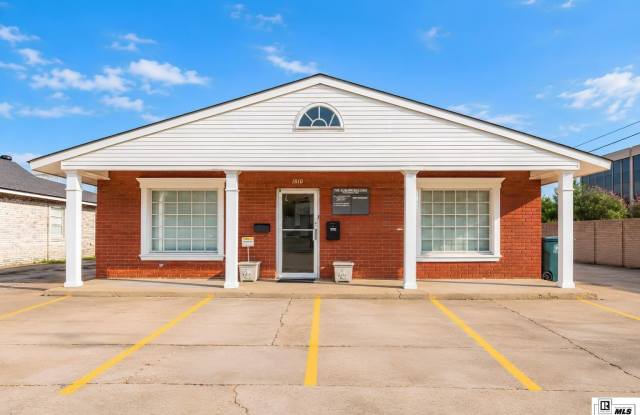 1810 AUBURN AVENUE Gallery 2