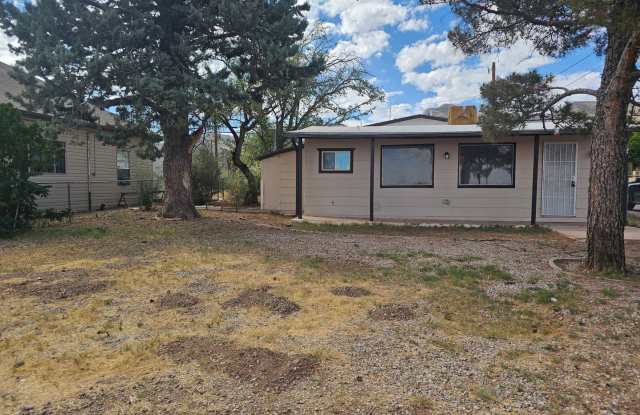 Cute and Clean in Bisbee photos photos