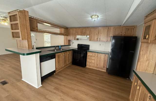 Charming Country Living – 3BR, 2BA Home with Acreage Gallery 3
