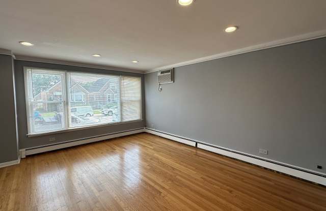 6118 W Gunnison Street Gallery 3