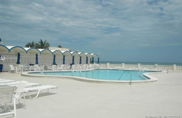 5333 Collins Ave Gallery 2