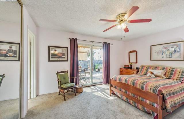23185 Maud Avenue photos photos