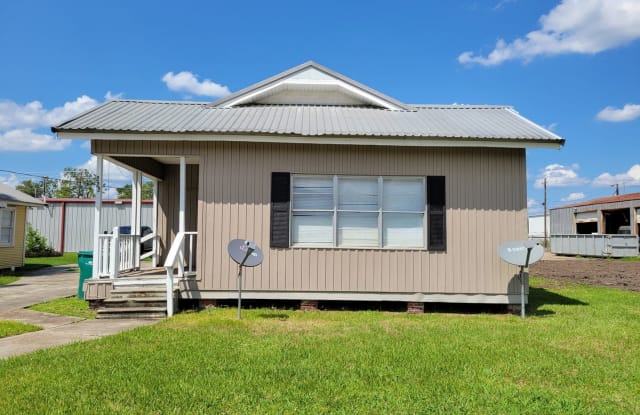 222 E. Thomas St. - 222 East Thomas Street, Sulphur, LA 70663