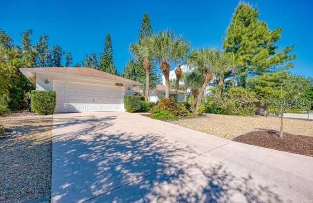 4916 PEACEABLE WAY Gallery 3