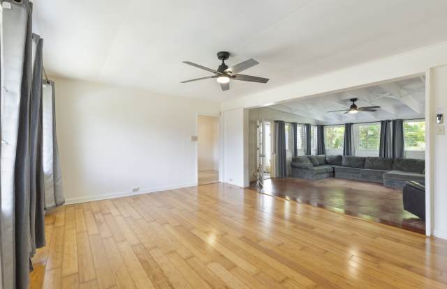 678 D. Kihapai Street - Main Gallery 1