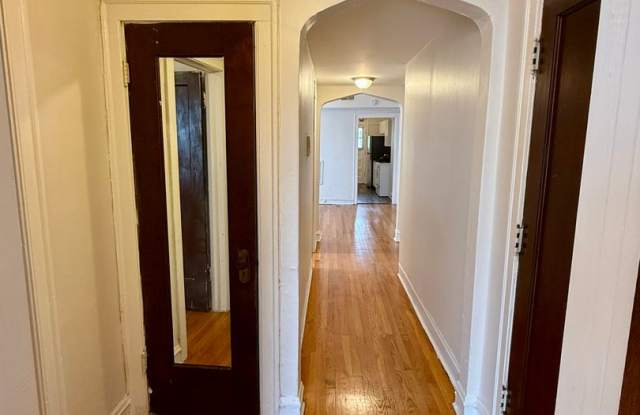 Large 3 bedroom in Greater Grand Crossing photos photos