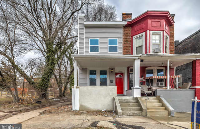 3911 TOWANDA AVENUE Gallery 3