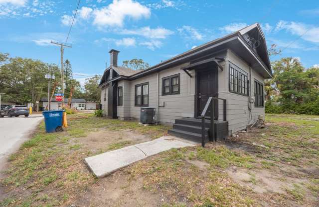 Large 3bdrm/1bath/+ bonus room ***Section 8 OK **** Ready Now photos photos