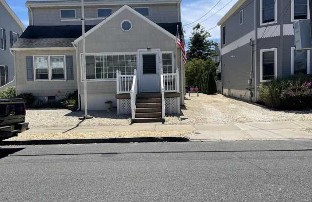 102 Brown Avenue photos photos