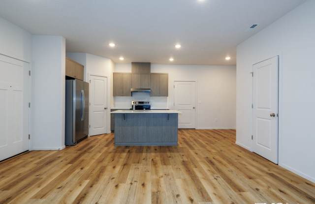 3301 E 36th Court Gallery 4