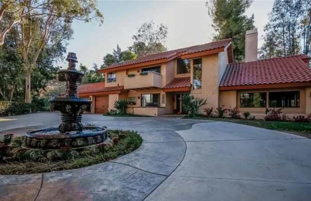 Spacious 5-Bedroom Home for Rent in Prime South Corona Location photos photos