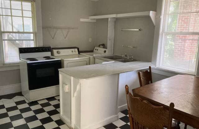 1Bedroom/ 1 Bath Apartment on Fourth St. photos photos
