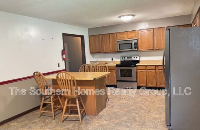 1305 Ridgeway Circle Gallery 4