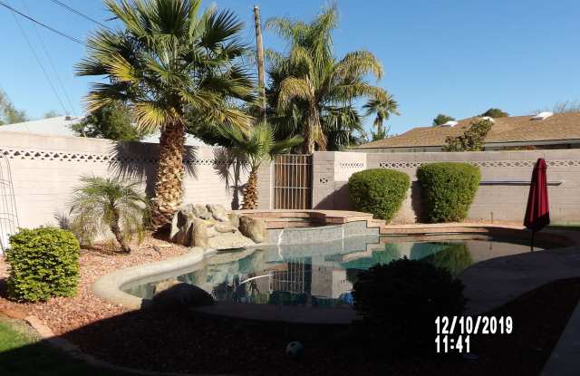 6838 E ALMERIA Road Gallery 3