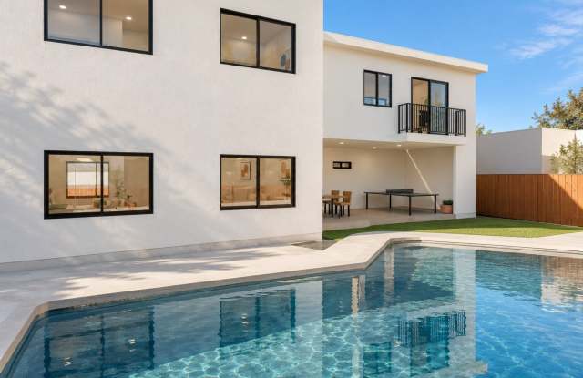 Brand New 4 Bed / 2 Bath Near SDSU with Shared Pool, Balcony and Chef’s Kitchen Gallery 1