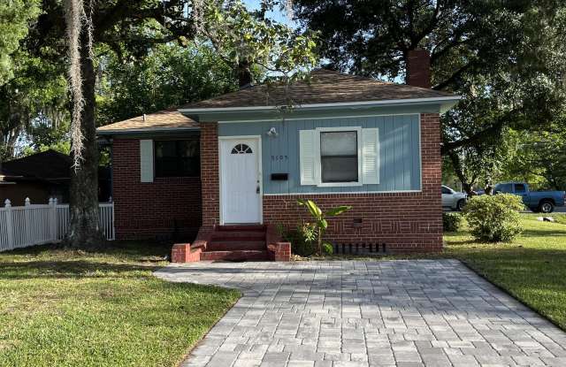 5105 Hollycrest Drive Gallery 1