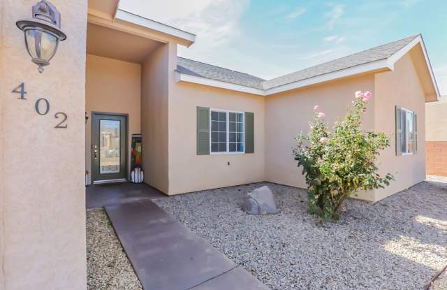 Pet Friendly 4 Bed 2 Bath Home! Gallery 3