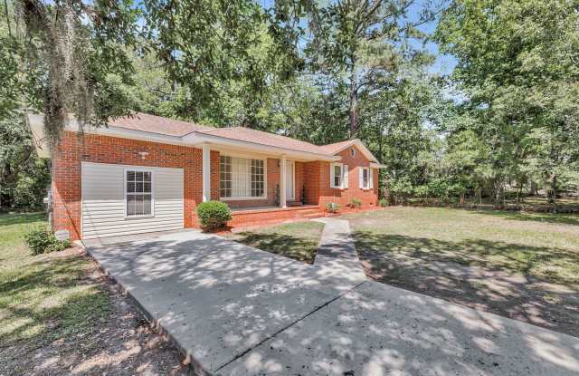 Solid Brick Home on Nearly Half an Acre — Space, Privacy & Charleston Convenience photos photos