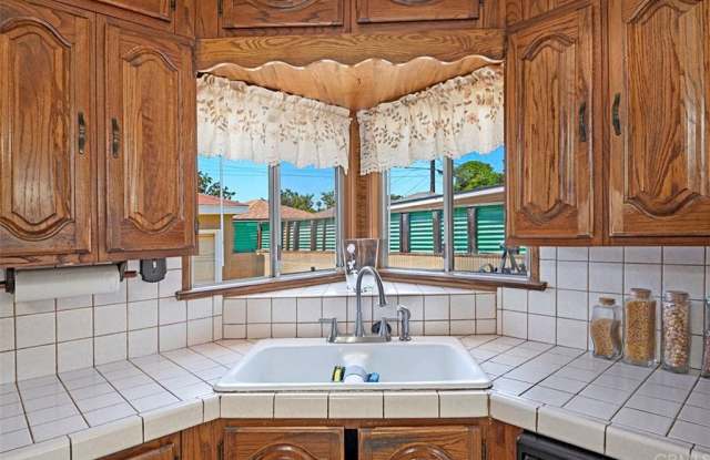 4723 Dunrobin Ave Gallery 3