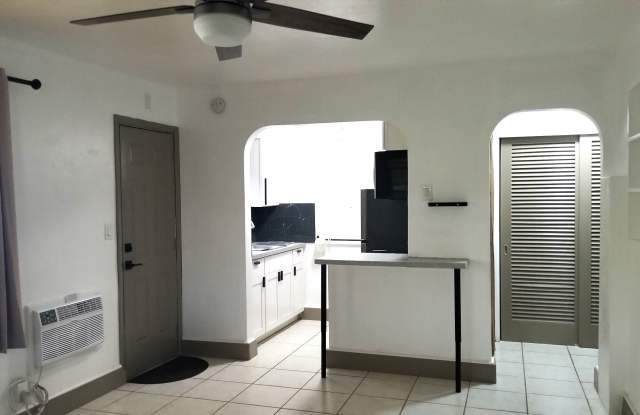 1939 Dewey St - 1939 Dewey Street, Hollywood, FL 33020