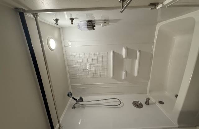 2810 N Oakland Forest Dr - 2810 North Oakland Forest Drive, Oakland Park, FL 33309 2810 N Oakland Forest Dr - 2810 North Oakland Forest Drive, Oakland Park, FL 33309