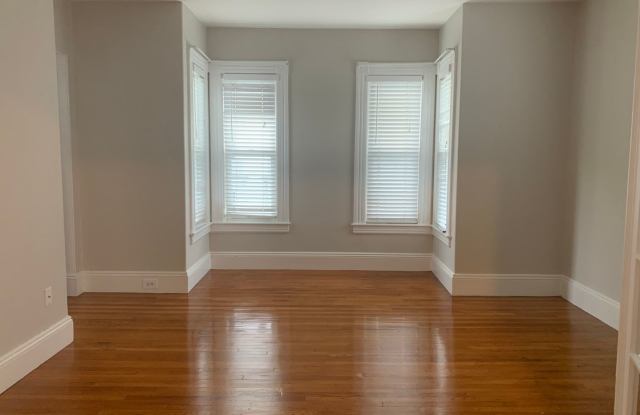 Spacious modern unit with great location in Southern Waltham available as early as 7/15/26 photos photos