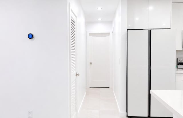 6249 BAY CLUB Drive Gallery 2