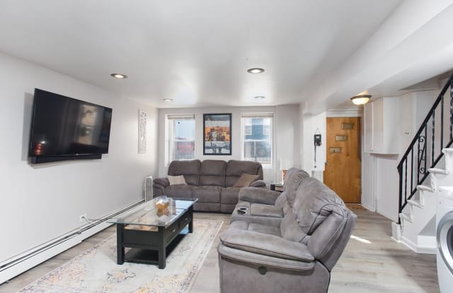 30 MANHATTAN AVE - 30 Manhattan Avenue, Jersey City, NJ 07307