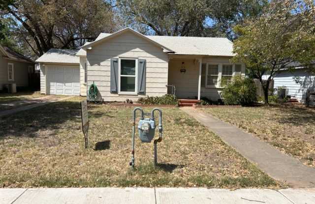 2818 27th Street photos photos