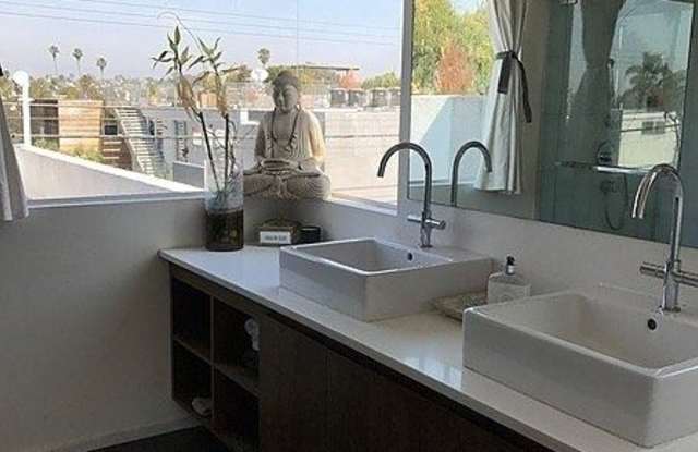 709 Broadway Street - 709 Broadway Street, Los Angeles, CA 90291