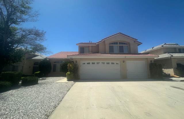 5 BEDROOM, 2 STORY,SPACIOUS VICTORVILLE HOME! NEAR MALL! photos photos