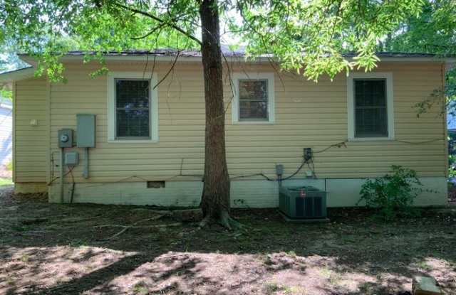 412 Reynolda Drive Gallery 2