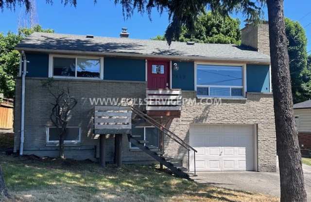 Exceptional South Beacon Hill 3 BD 2 BA! Huge Deck! photos photos