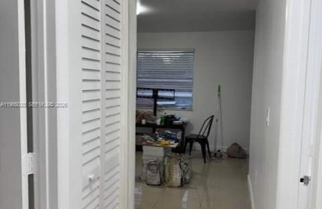 120 NW 10th Ave photos photos