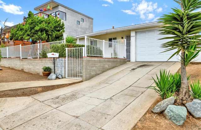 MUST SEE 3 Bed 2 HOUSE WITH GARAGE, YARD,  BONUS ROOM! CALL 6 1 9 8 8 8 5 5 5 4 TODAY! photos photos