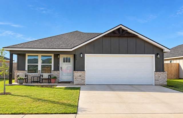 Need a November rental? 3/2/2 NICE 'N NEW! Gallery 3